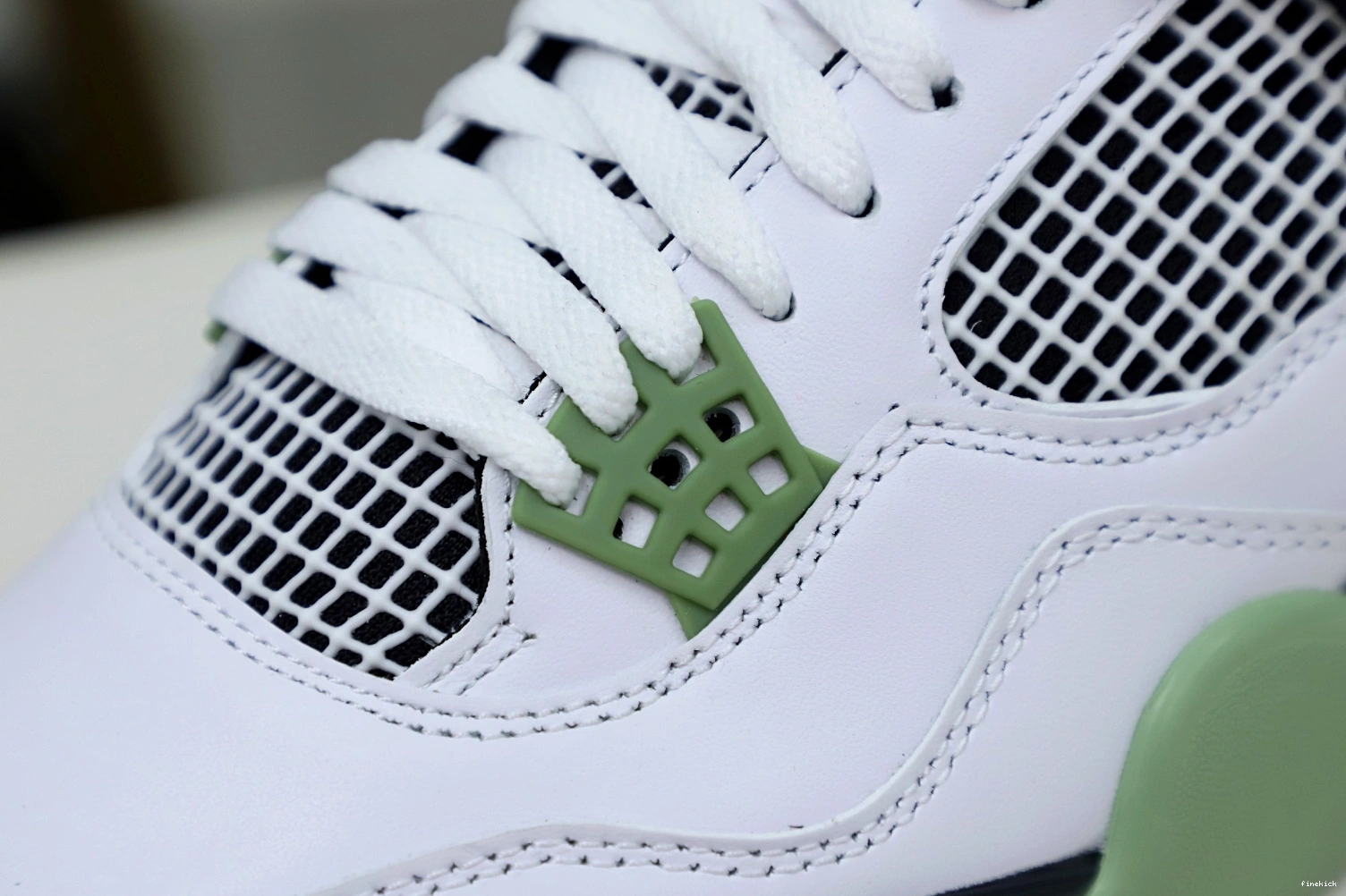 4 JORDAN AIR 